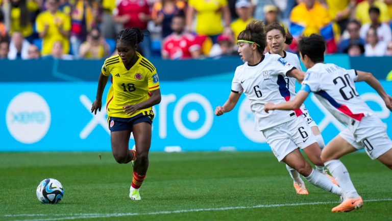 Colombia's Linda Caicedo goes for the ball during the Women's World Cup Group H soccer match between Colombia and South Korea at the Sydney Football Stadium in Sydney, Australia, Tuesday, July 25, 2023. (Rick Rycroft/AP)