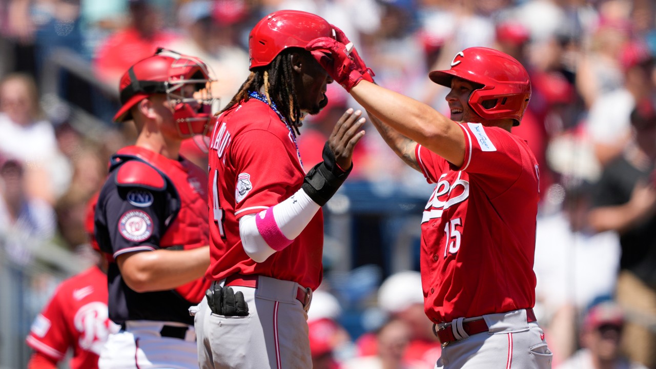 De La Cruz goes for cycle and Votto hits 2 clutch homers as