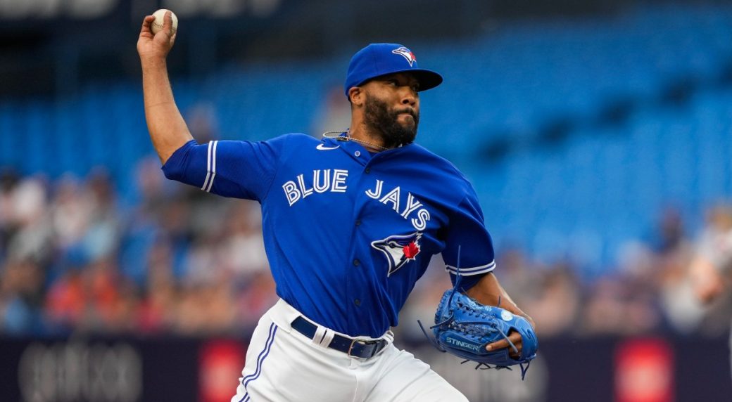 Toronto puts 'Blue' back in Blue Jays