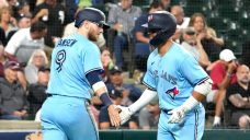 Blue Jays sweep doubleheader, season series vs. White Sox as pitching holds strong