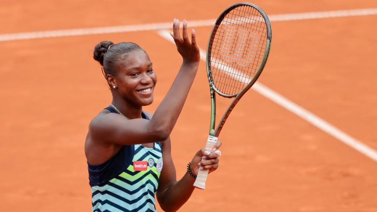 Germany's Noma Noha Akugue celebrates after defeating Russia's Diana Schnaider in the women's singles semifinal at the WTA tennis tournament at Rothenbaum Tennis Stadium, Hamburg, Germany, Friday, July 28, 2023. (Frank Molter/dpa via AP)