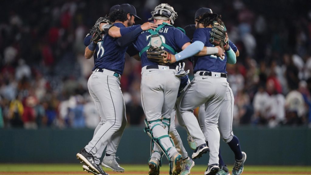 MLB Standings Update: The Seattle Mariners are not going away - Over the  Monster