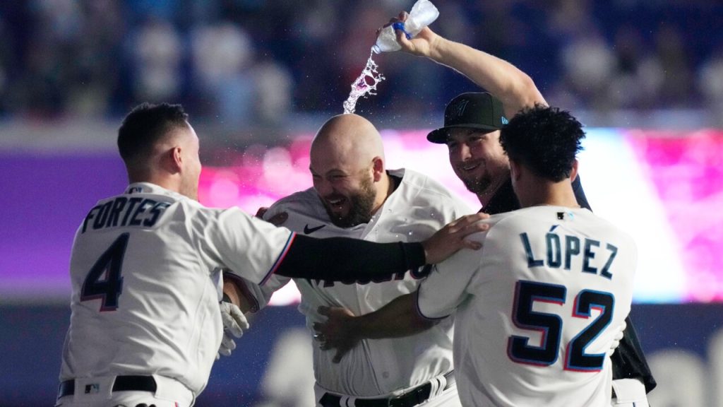 Jake Burger nearly hits grand slam, White Sox nearly make comeback vs. Mets