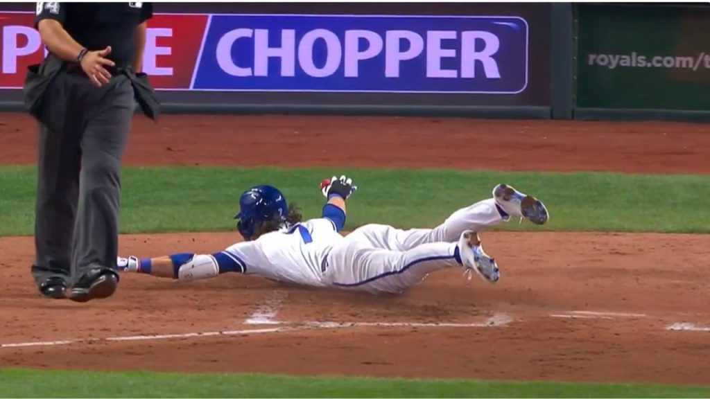 Royals' Bobby Witt Jr hits foul ball, caught by father