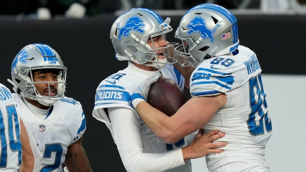 Detroit Lions rumored to wear unfortunate uniform combo on