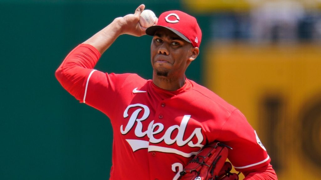 Hunter Greene makes long-awaited debut at pitcher in Billings Mustangs' win