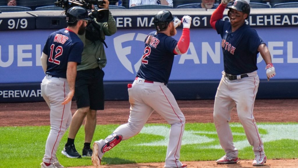 Jose Bautista hammers go-ahead three-run shot in ALDS Game 5