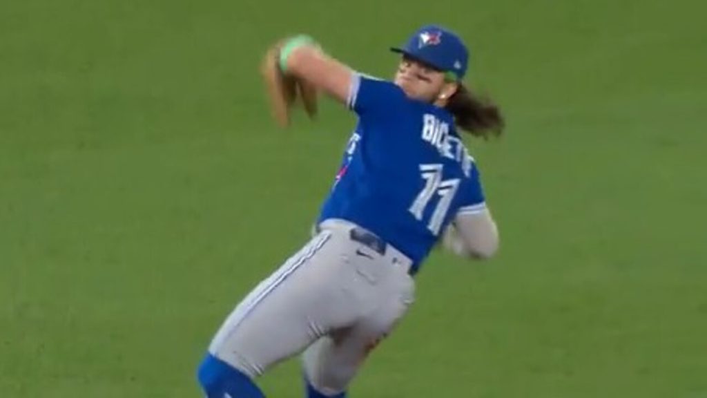 Blue Jays shortstop Bo Bichette on father-son relationship and two-way  versatility