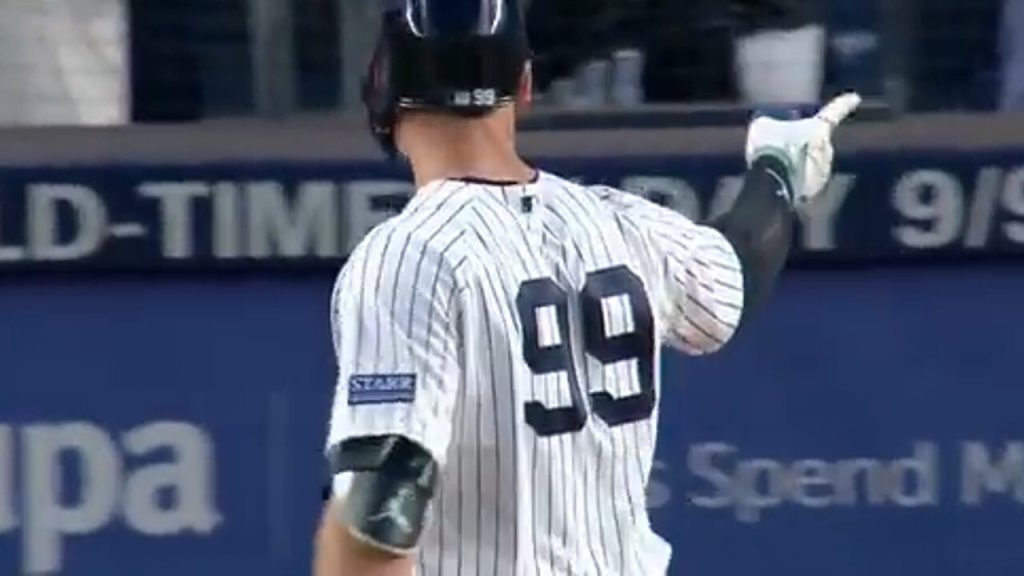 Yankees' Aaron Judge blasts Nos. 58 and 59, pulling within two of