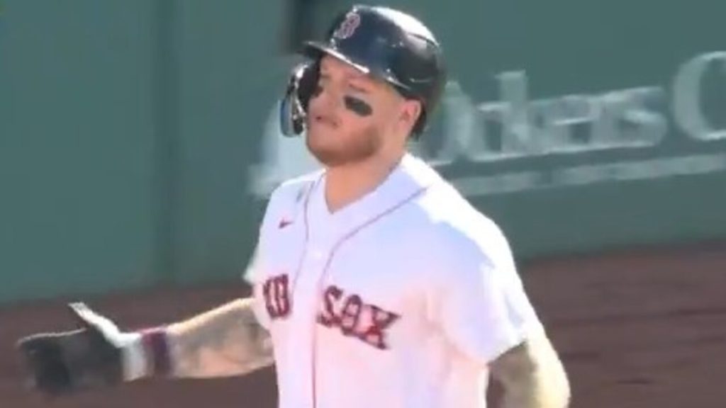 Red Sox turn Alex Verdugo's 'iconic picture' with President George