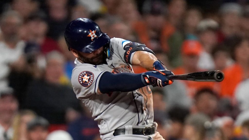 Jose Altuve hits a BOMB vs. Braves  2021 MLB World Series Game 4 