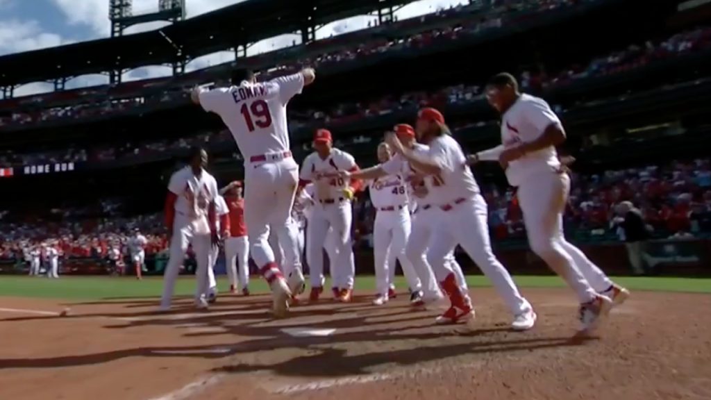 Edman hits second straight walk-off, Cardinals win series against