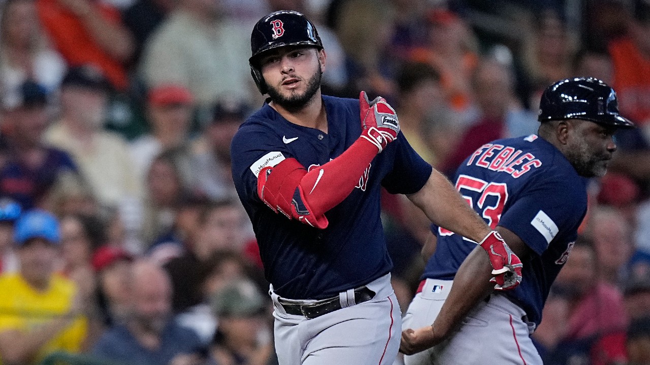 Adam Duvall hits 3-run homer in the 10th in the Red Sox's 7-5 victory over  the Astros