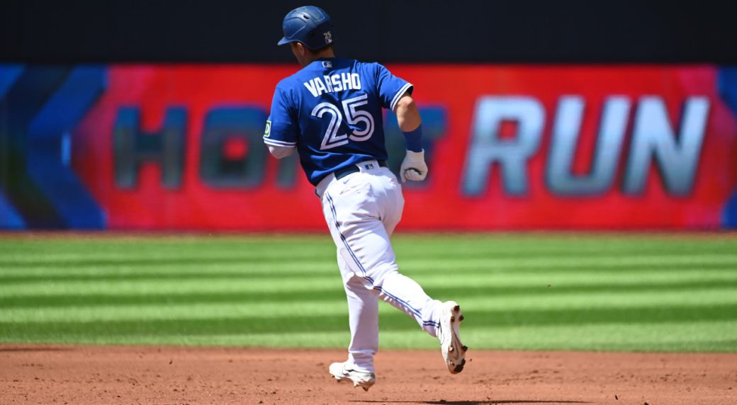 Blue Jays’ bats show clear offensive plan to beat off brooms in series finale vs. Cubs