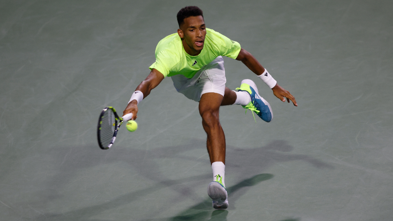 Félix Auger-Aliassime saves three match points, advances to quarter-finals  in Vienna - Tennis Canada