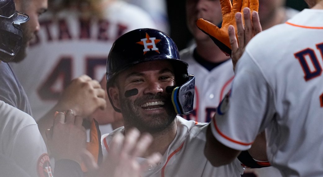 Mr. 2,000: José Altuve becomes the seventh active player to reach 2k hits