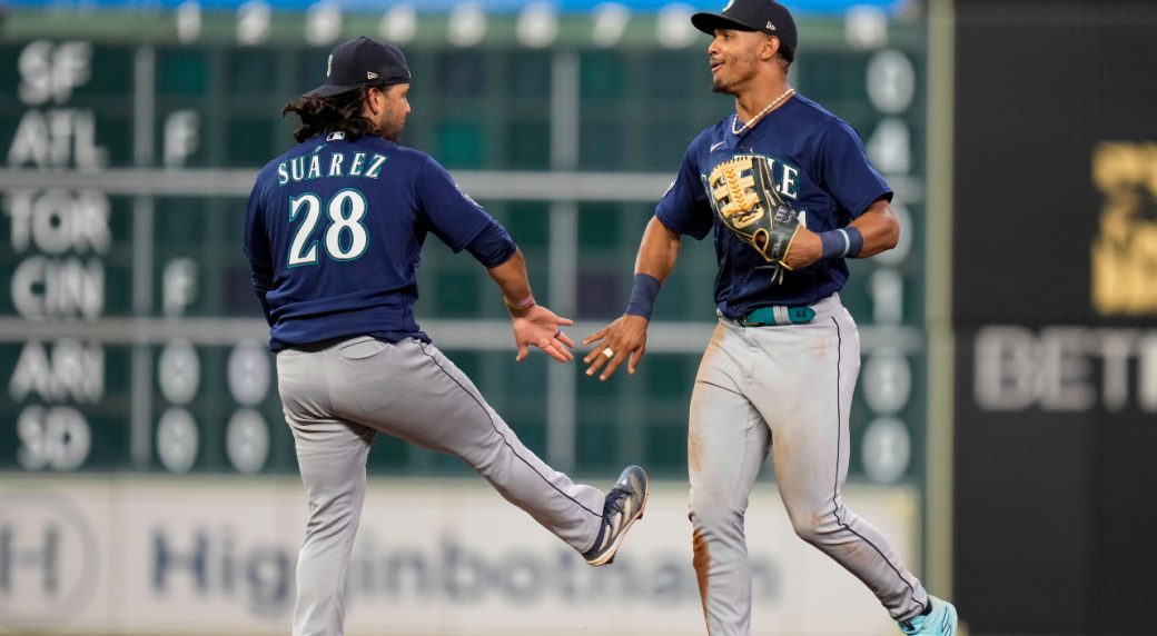 Rodriguez, Mariners stay hot vs. Astros, jump Blue Jays in standings