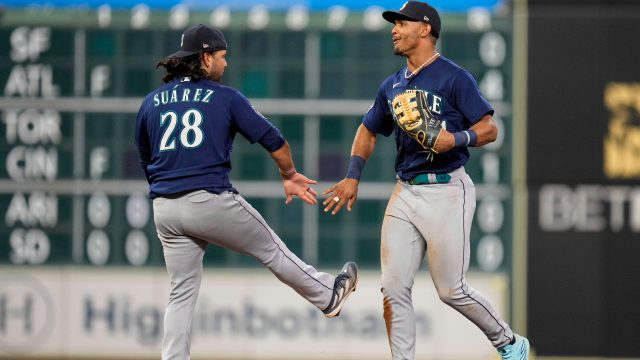 Padres star Fernando Tatis Jr.'s epic bat flip after moonshot vs.  Diamondbacks sends fans into euphoria