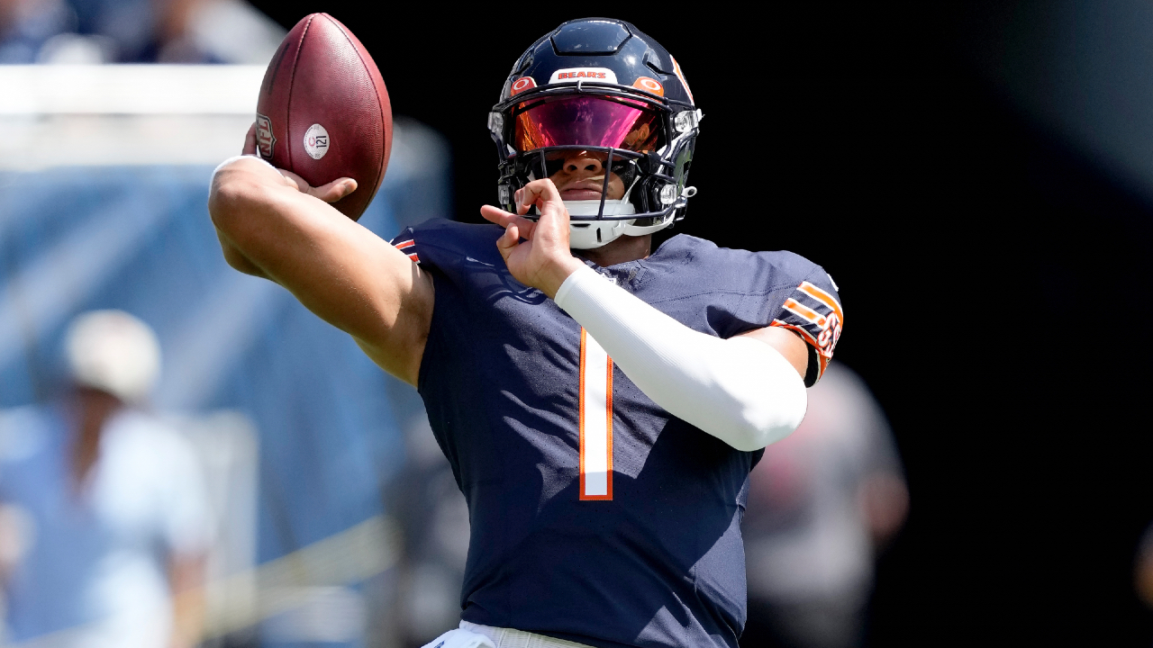 NFL Pre-Season Roundup: Fields throws TDs to Moore, Herbert as Bears beat  Titans