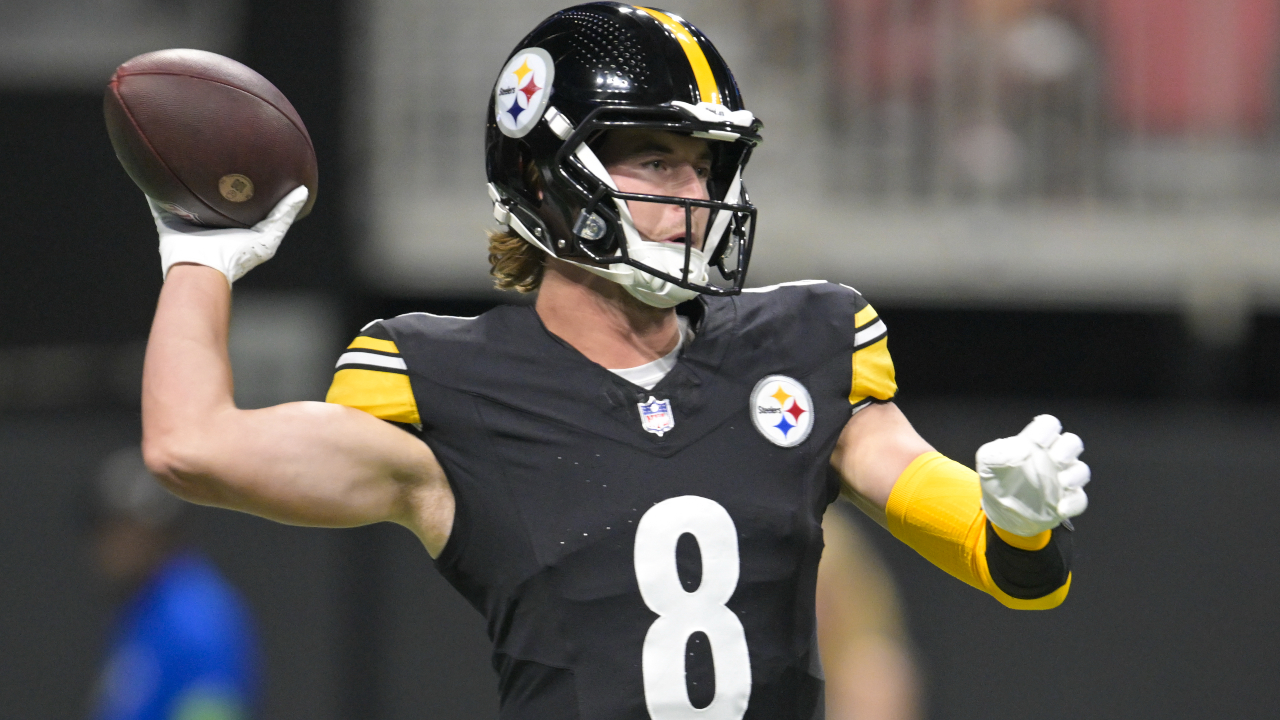 Steelers QB Kenny Pickett leaves loss against Texans after injuring knee