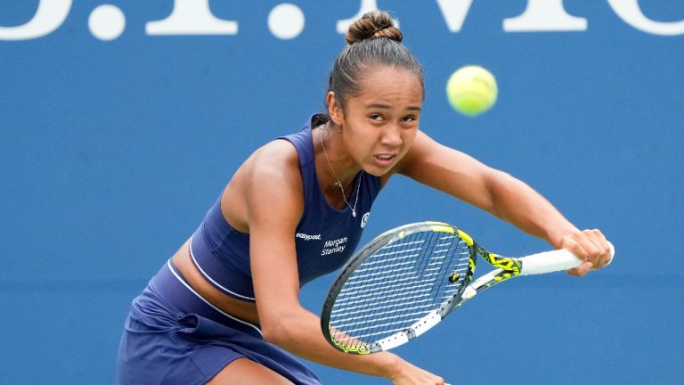 Leylah Fernandez, of Canada, returns a shot to Ekaterina Alexandrova, of Russia, during the first round of the U.S. Open tennis championships, Tuesday, Aug. 29, 2023, in New York. (Mary Altaffer/AP)