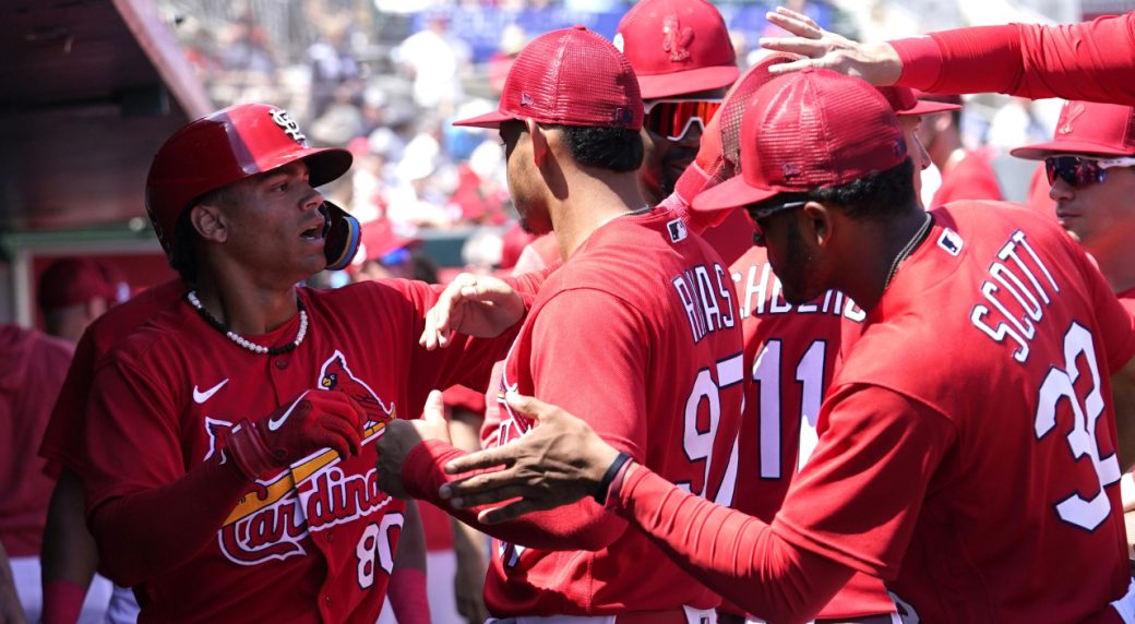 Winn Wins! Cardinals rookie gets back 1st-hit ball after Mets