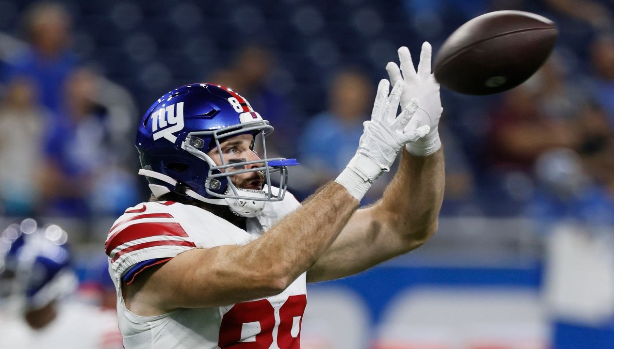 Giants tight end Tommy Sweeney collapses from 'medical event,' in stable  condition –