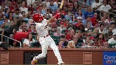 Cardinals&#8217; Winn gets back first hit ball after Mets&#8217; Alonso throws it into the stands