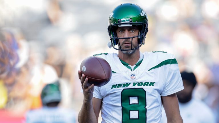 New York Jets quarterback Aaron Rodgers (8). (Adam Hunger/AP)