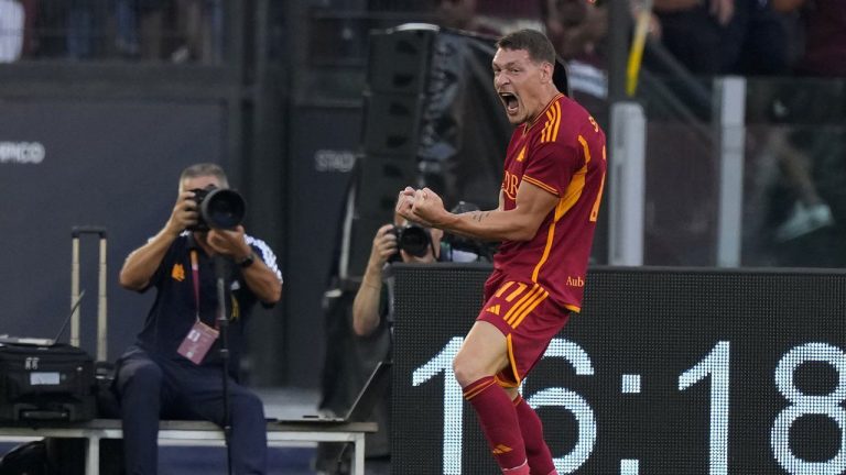 Roma's Andrea Belotti celebrates after scoring his side's first goal during the Serie A soccer match between Roma and Salernitana, at Rome's Olympic Stadium. (Andrew Medichini/AP)
                                         