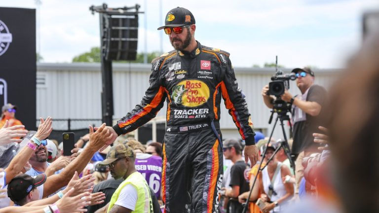 NASCAR Cup Series points leader Martin Truex Jr. re-signs with Joe Gibbs Racing - Sportsnet.ca