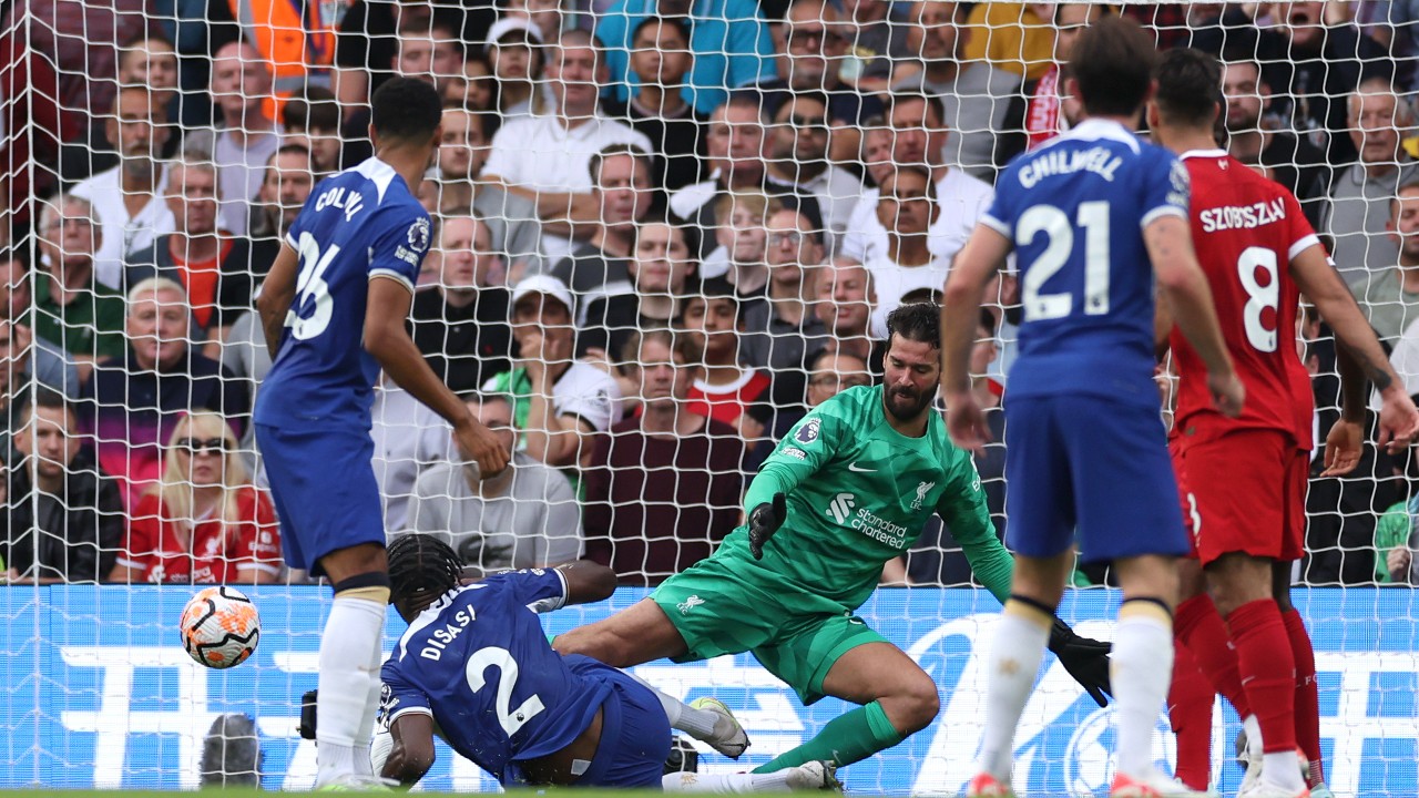 Chelsea draws with Liverpool in high-octane Premier League opener