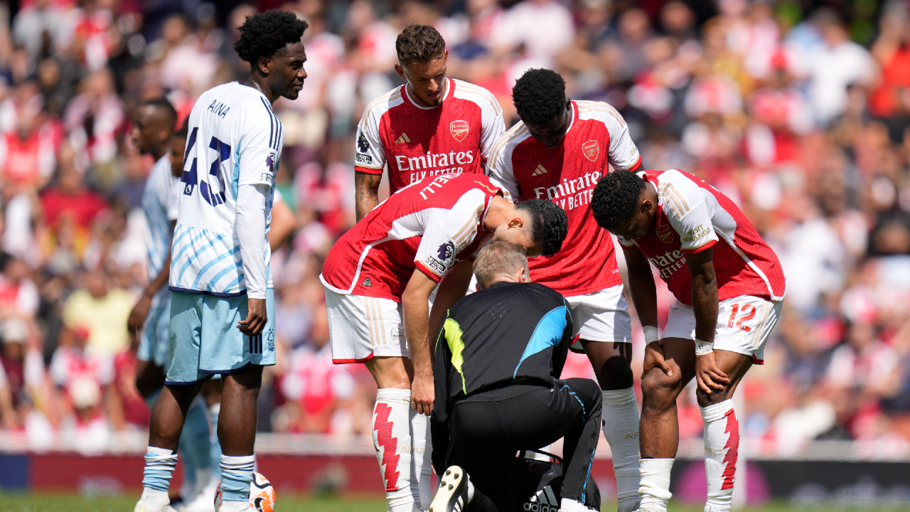 Arsenal defender Timber to undergo surgery after ACL injury on competitive debut