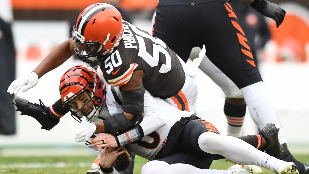 Browns' Phillips 'likely' done for year with pectoral injury