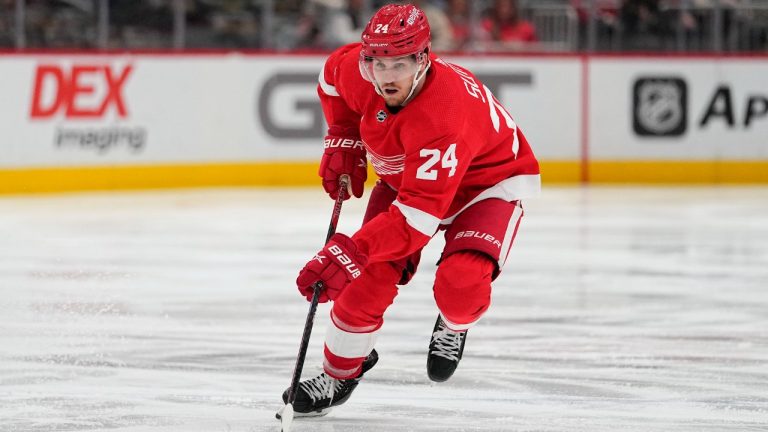 Former Detroit Red Wings centre Pius Suter skates with the puck against the Washington Capitals during the third period of an NHL hockey game, Tuesday, Feb. 21, 2023, in Washington. The Red Wigs won 3-1 (Julio Cortez/AP)