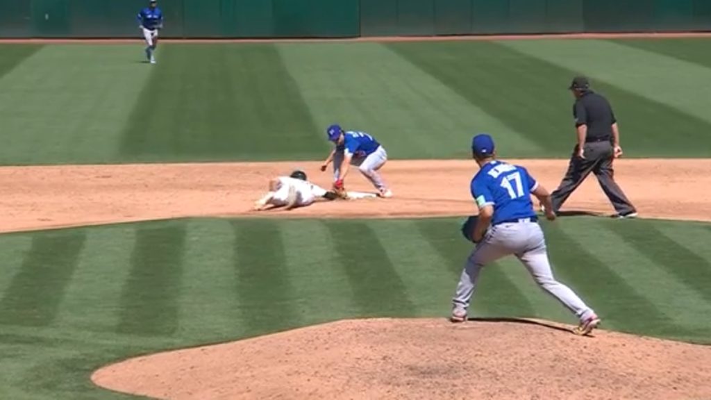 Ernie Clement belts first home run in a Jays' uniform on a solo blast 