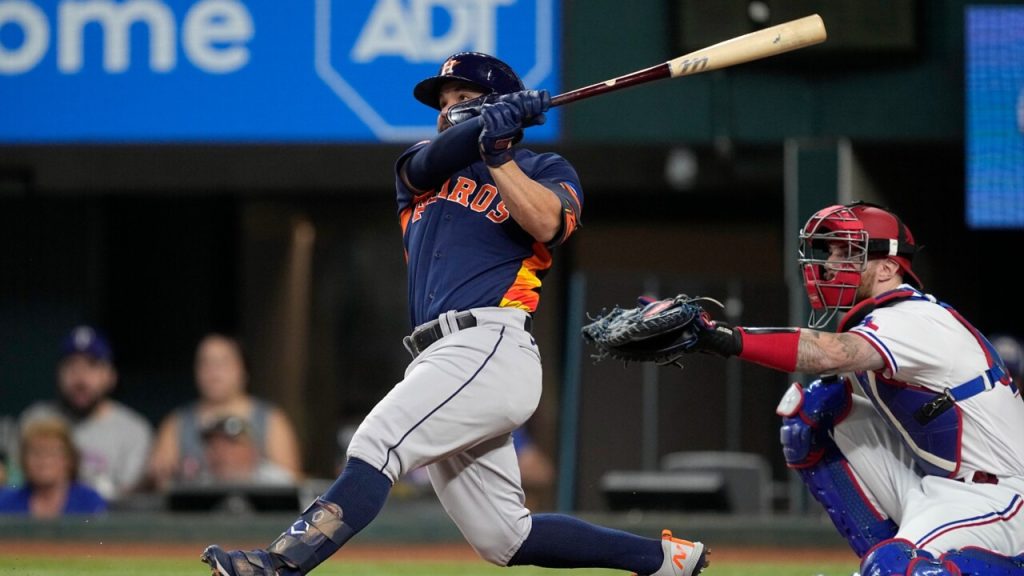 Jose Abreu's bat is heating up, rewarding Astros' patience