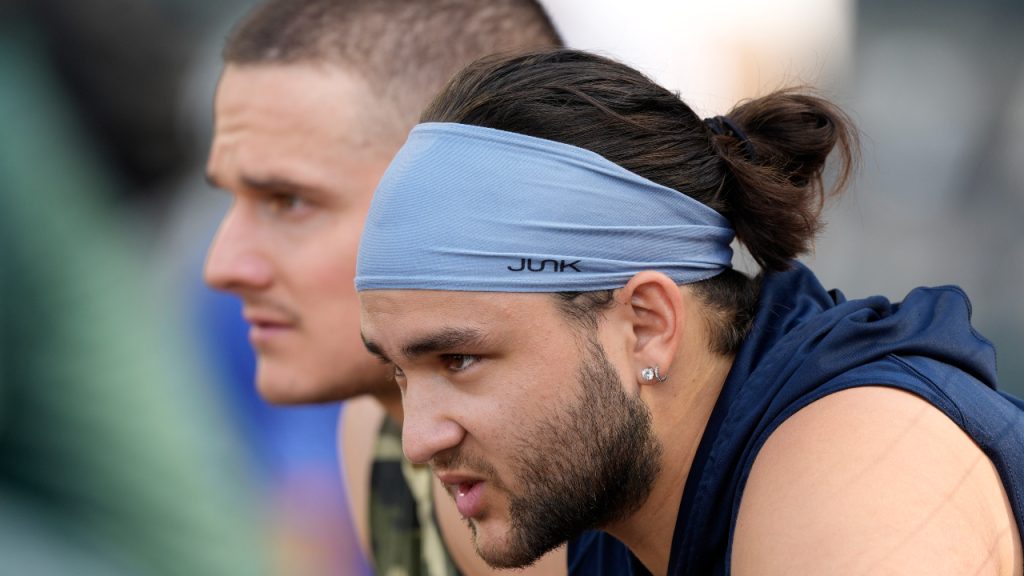 What Pros Wear: Bo Bichette's JUNK Headbands - What Pros Wear