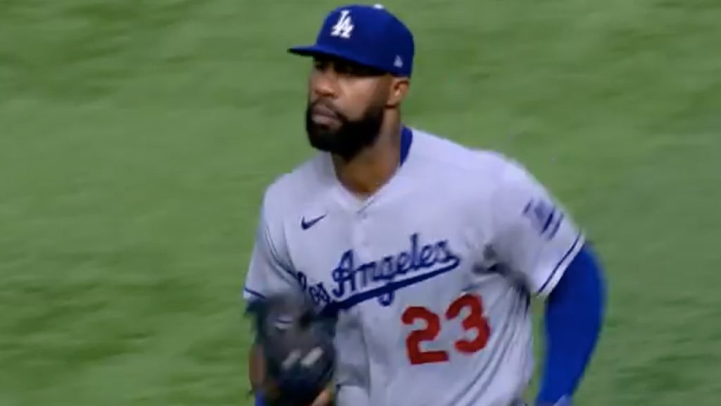 Jason Heyward hits a 3-run homer as the Dodgers rout the Orioles