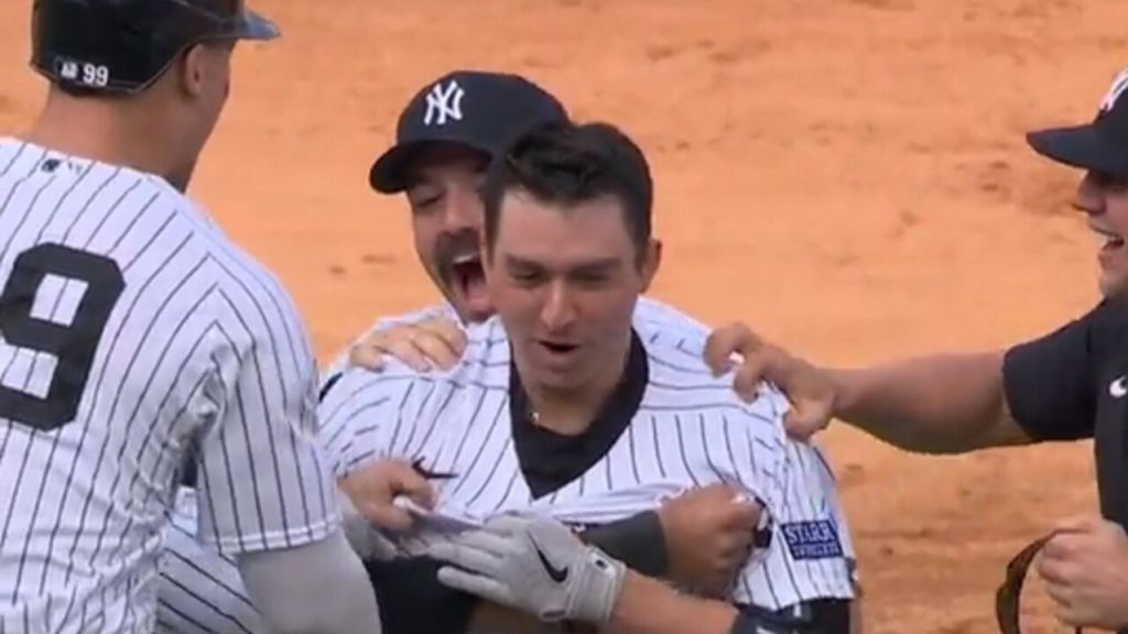 New York Yankees video: Gary Sheffield still hitting bombs
