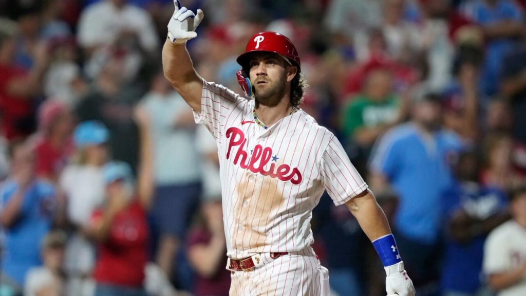Phillies' Bryce Harper changing from No. 34 to No. 3 to honor late
