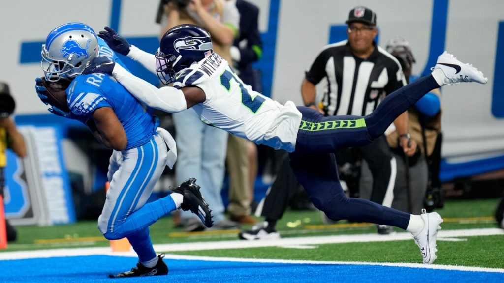 Geno Smith's 2nd TD pass to Tyler Lockett lifts the Seahawks to a 37-31 OT  win over the Lions - The San Diego Union-Tribune