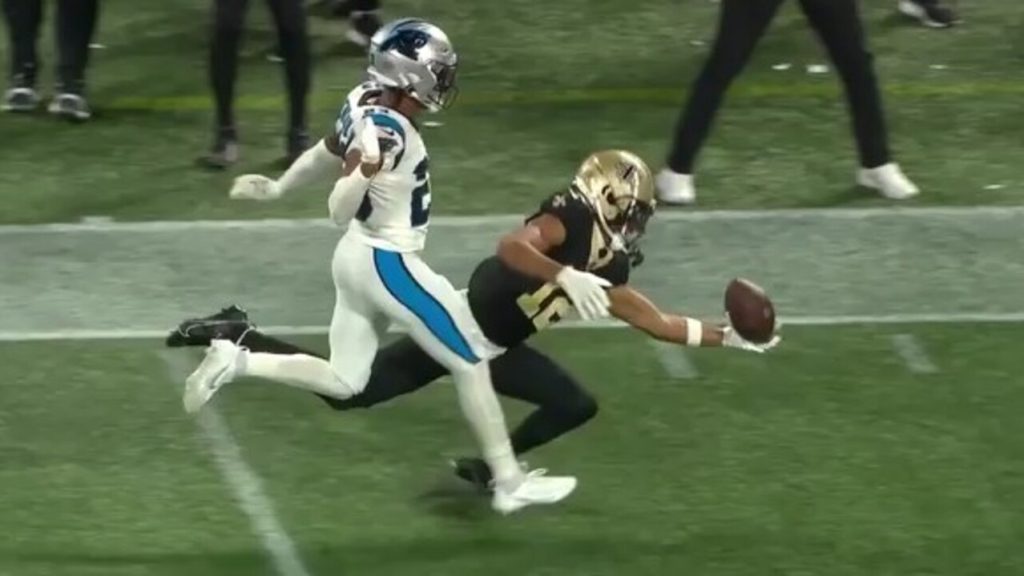 Chris Olave's incredible catch helps Saints to early divisional