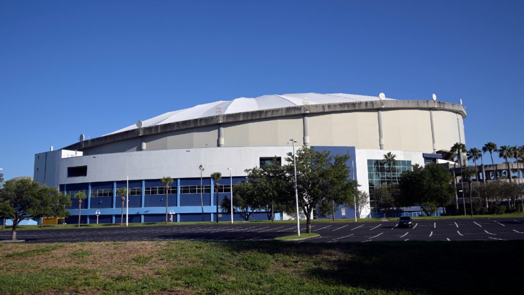 ALONE IN THE UPPER DECK?! Bizarre experience at Tropicana Field