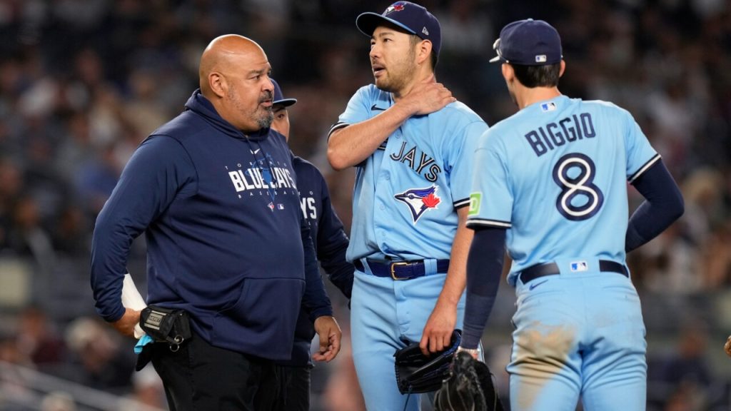 Blue Jays' Kikuchi simply can't find plate in major setback vs