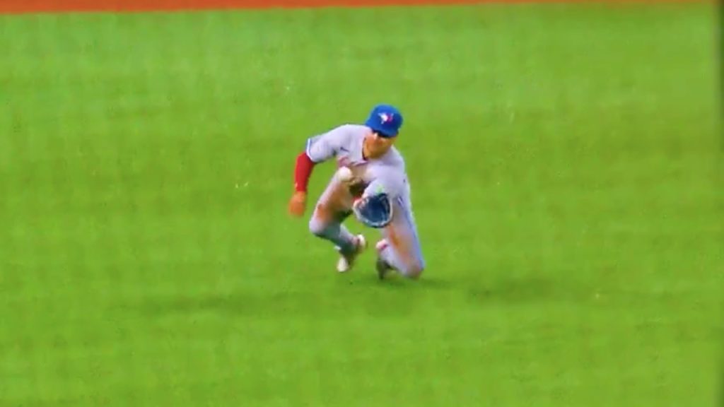 Braves fan's sweet catch on HR, 09/05/2023