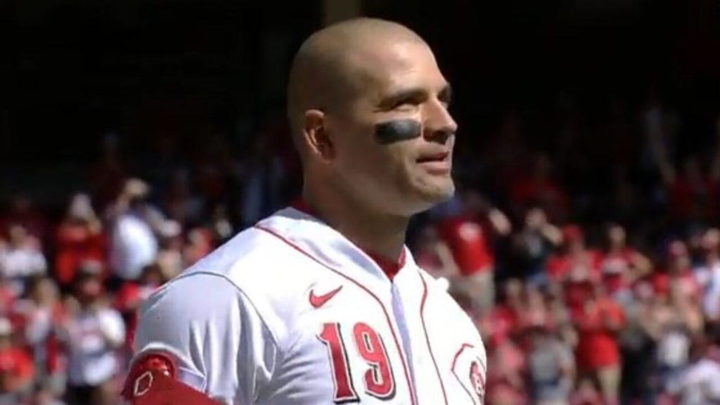 WATCH: Votto gets standing ovations in what could be last game in Reds  uniform at GABP