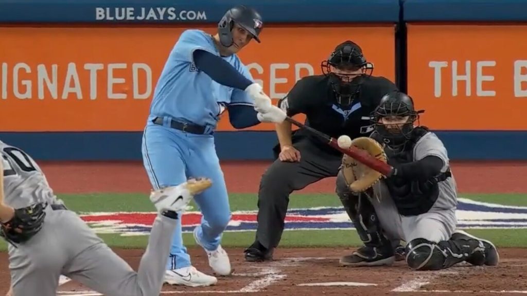 Big Dumper blasts 2 Run Homer vs Blue Jays (2022 WC Series Game 1) 