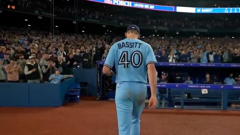 Blue Jays' Chris Bassitt shuts out Braves in win that kicks off tough  stretch - The Athletic