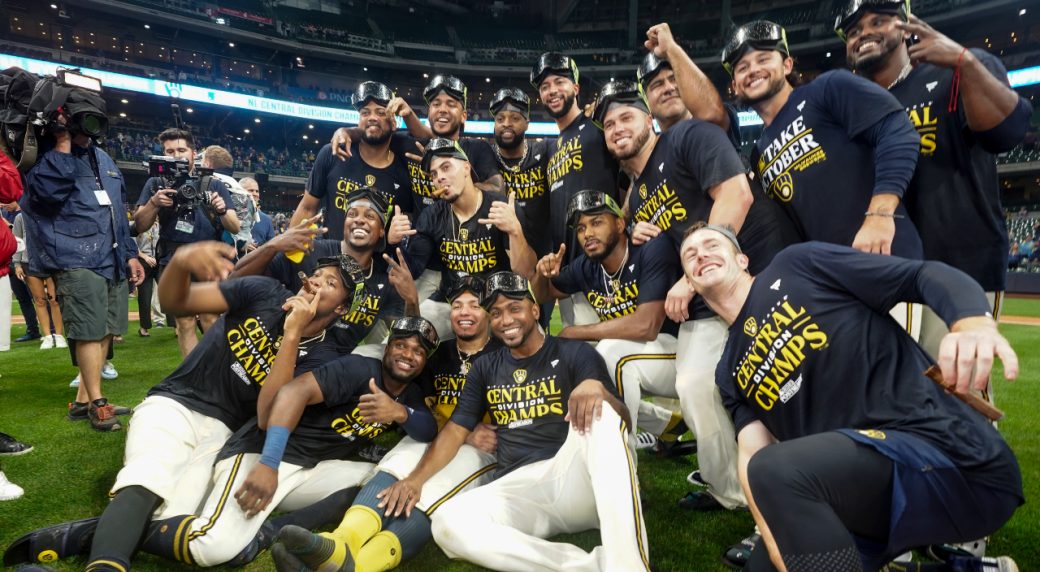 Milwaukee Brewers Team 2023 Nl Central Division Champions